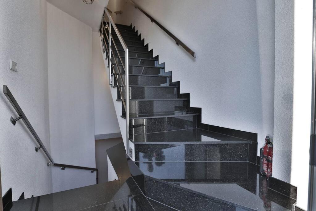 Ferienwohnung-Weinstadt Exteriör bild